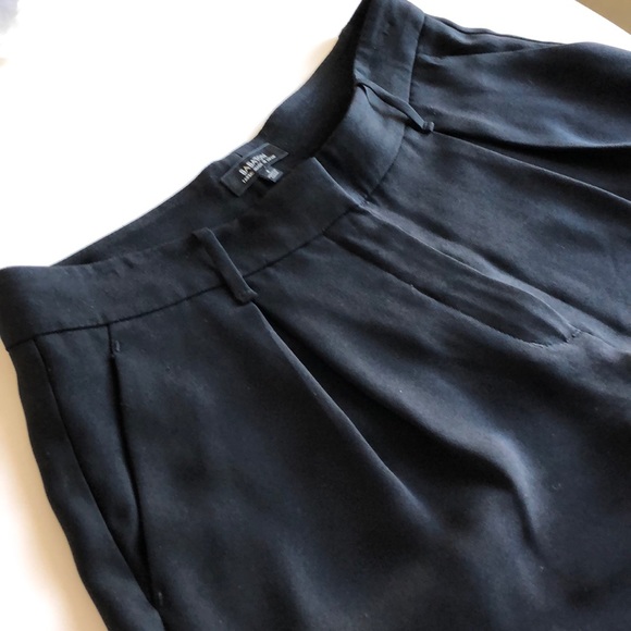 Aritzia Babaton Sexy PlayShorts in BLACK (size 4) - Picture 7 of 10